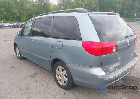 2008 Toyota Sienna Xle z USA, uszkodzony, nr VIN 5TDZK22C38S117648